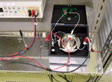 高抵抗の膜に対しては超高抵抗/微笑電流計を使用します。